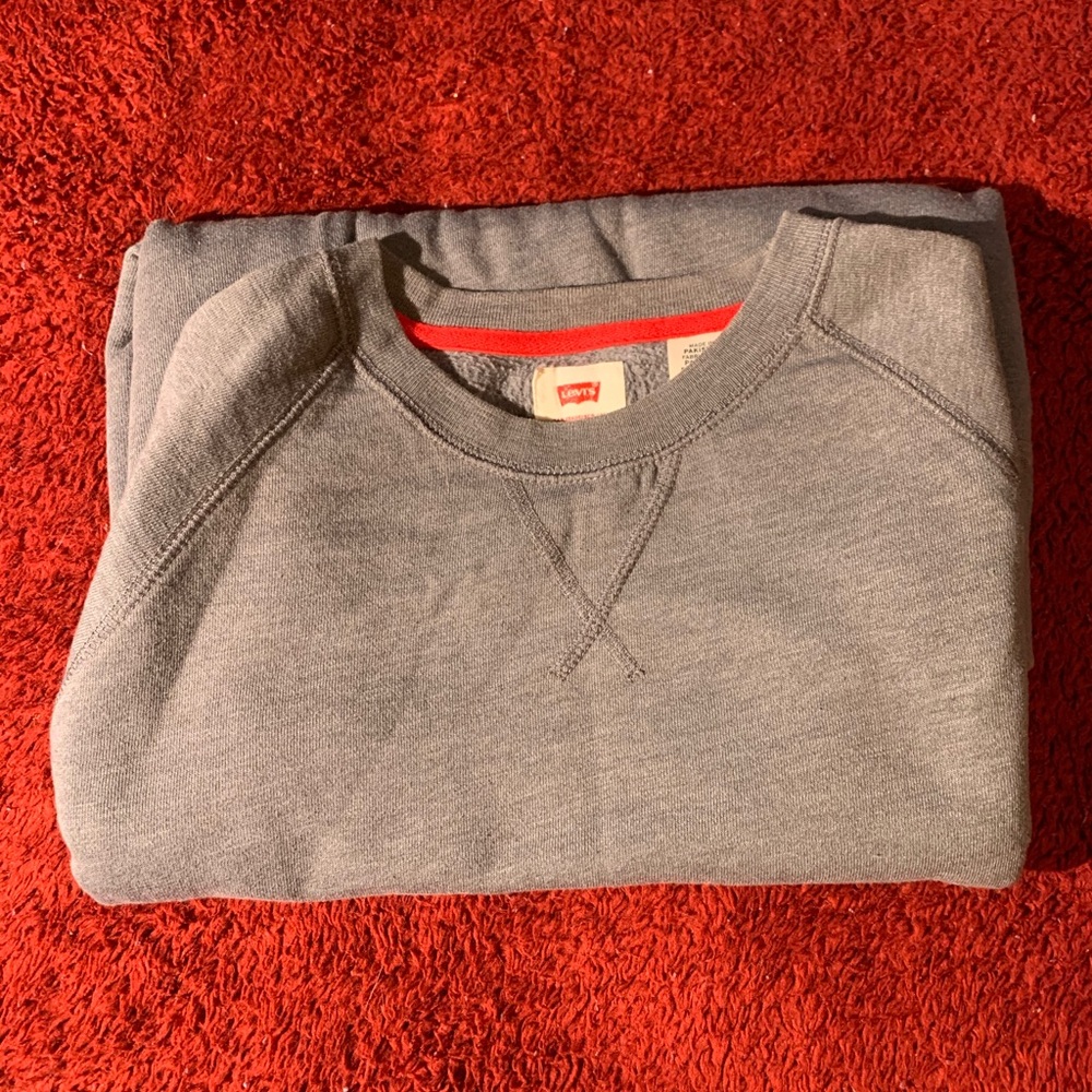 Levi’s pullover